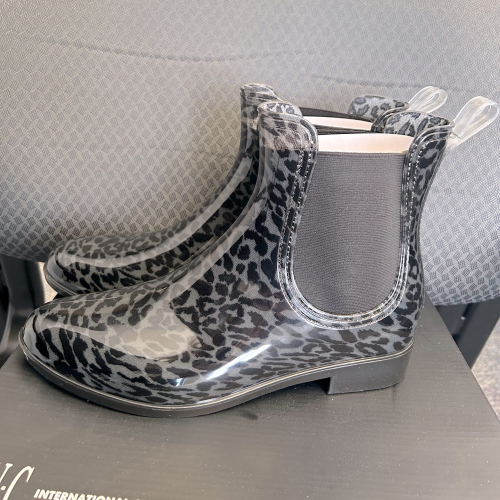 New INC International Concepts Women's Raelynn Rain Boot - brand new, never worn